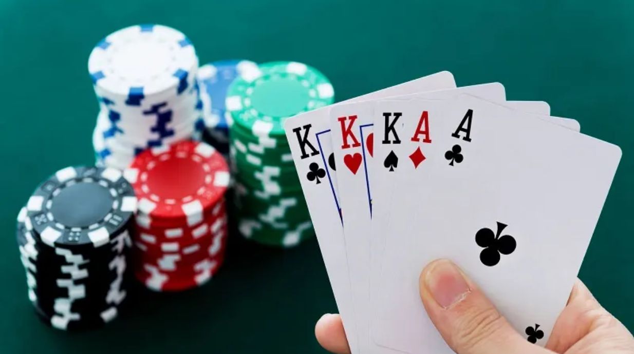 Lợi ích của việc học cách chơi Poker bài bản